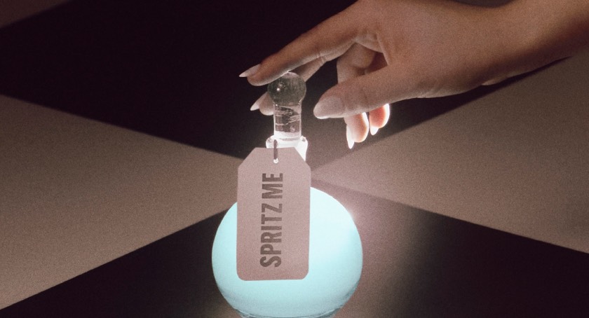 Disney & Le Monde Gourmand Bottle ‘Alice In Wonderland’